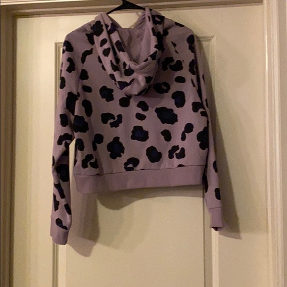 Cropped cheetah hoodie - Picture 3 of 4
